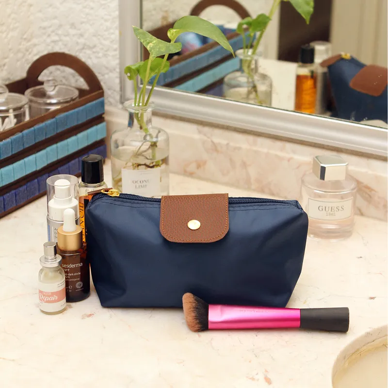 Bolsa cosmetiquera. 5